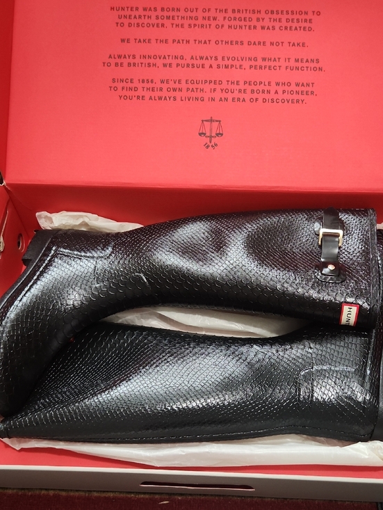 Hunter Shoes - Hunter Black Textured Snake-Embossed Rain Boots